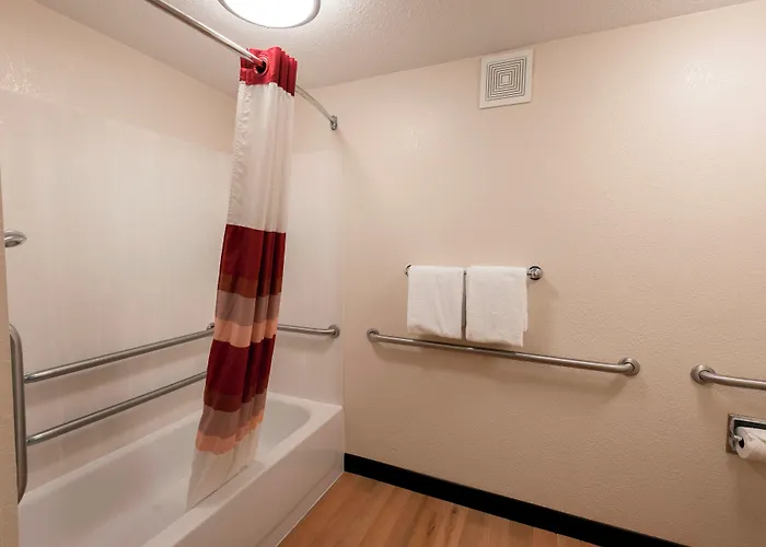 Red Roof Inn Plus + Boston - Framingham
